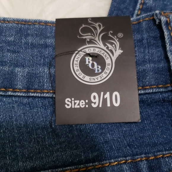 Distressed Jeans - Picture 5 of 7